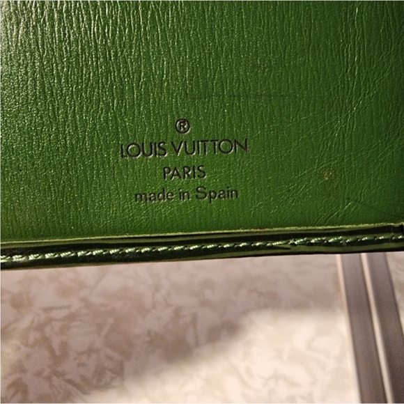 Vintage Green Epi Leather Louis Vuitton Wallet - Picture 5 of 15